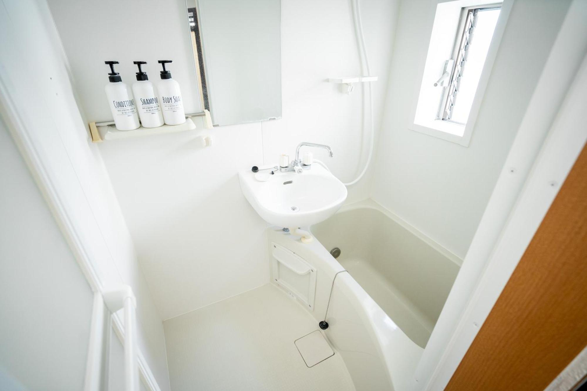 טוקיו Premier Suite Shinjuku Akebonobashi Front מראה חיצוני תמונה